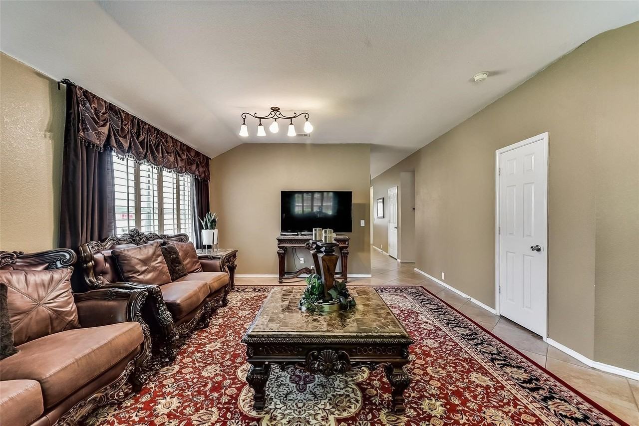1206 Periwinkle Dr - Photo 7 of 28