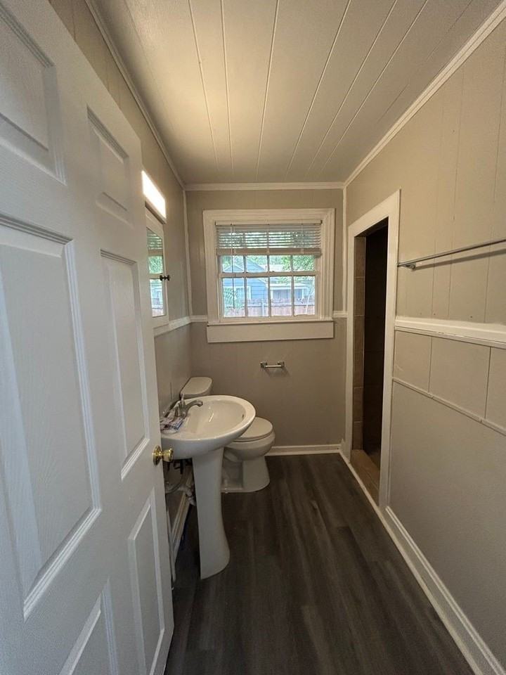 625 Larkin St - Photo 5 of 6