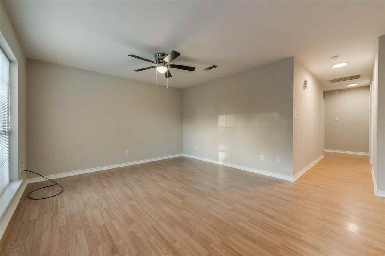 609 Houston St - Photo 6 of 16