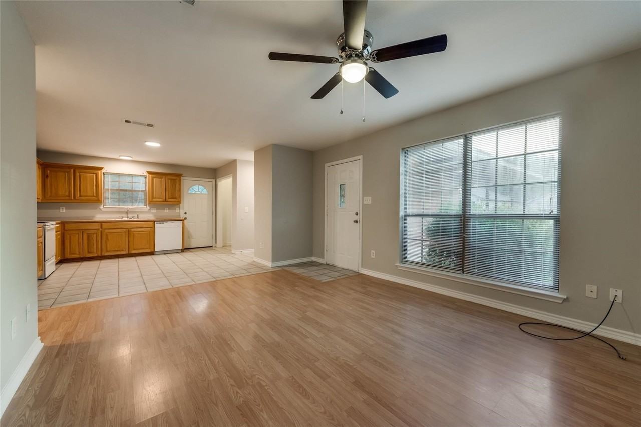 609 Houston St - Photo 7 of 16