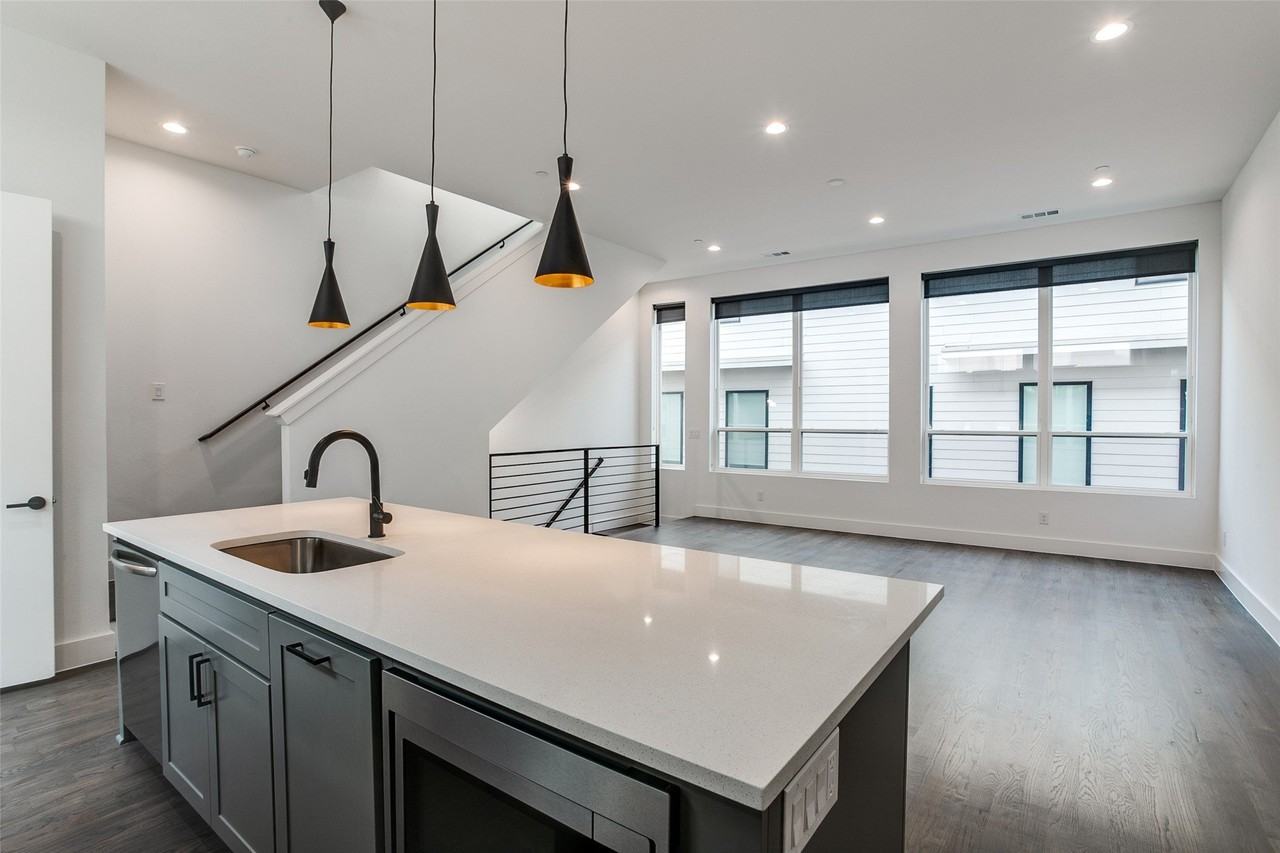 5714 Lindell Ave #103 - Photo 3 of 25