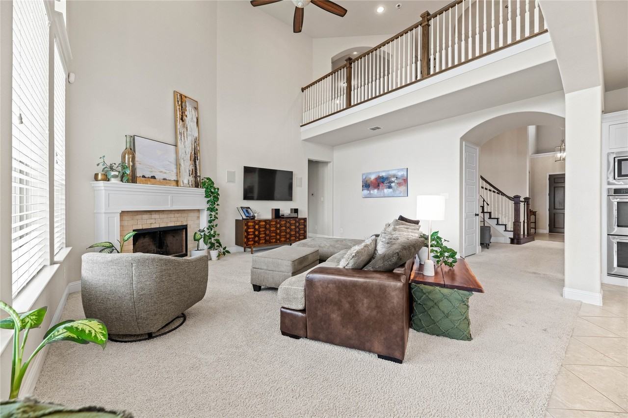 4611 Acacia Pkwy - Photo 6 of 39