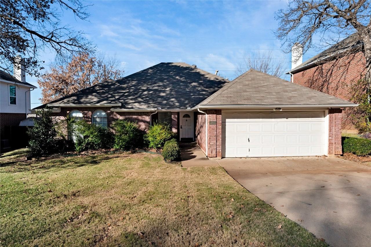 5202 Heatherdale Dr - Photo 2 of 35
