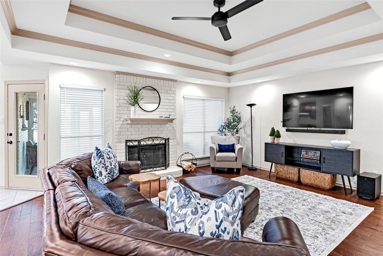 5202 Heatherdale Dr - Photo 4 of 35
