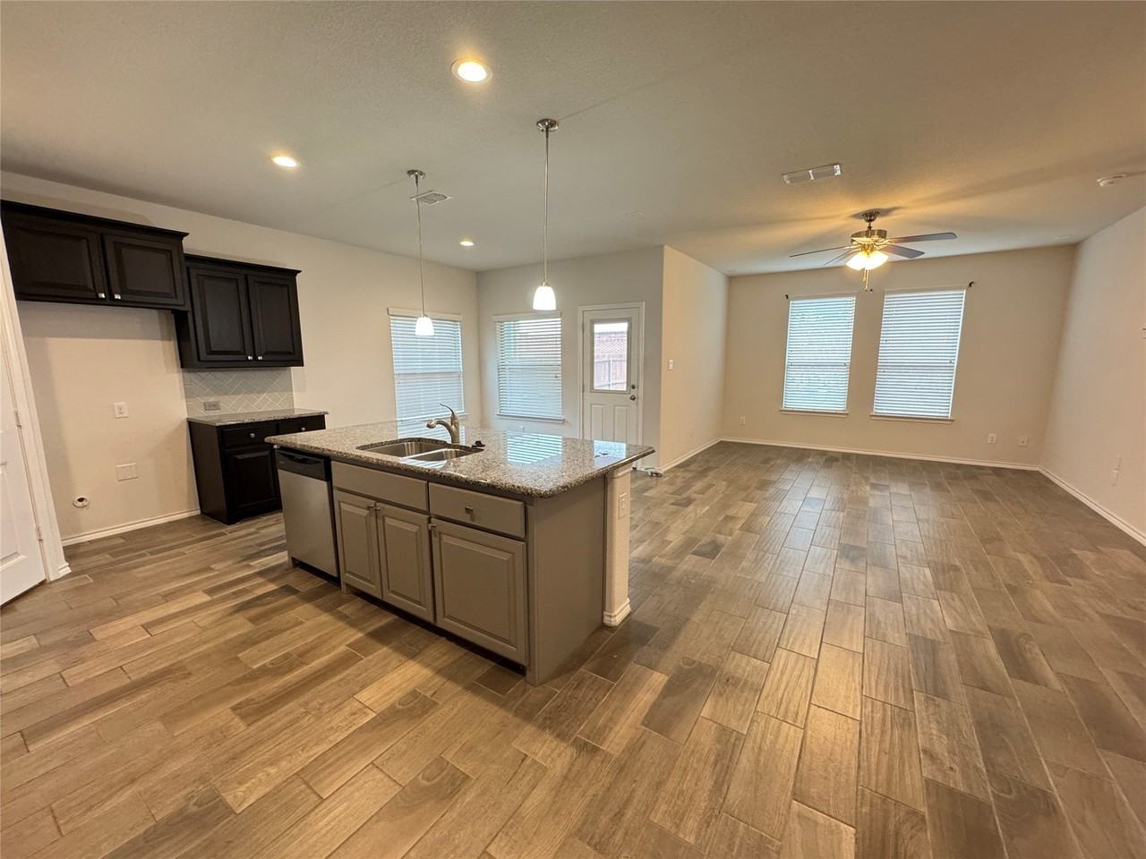1109 Pierz Dr - Photo 3 of 22