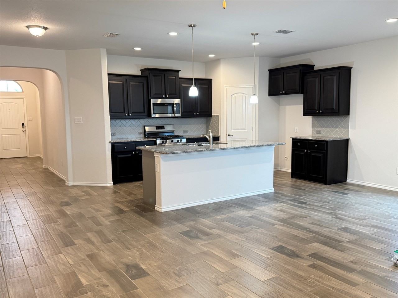 1109 Pierz Dr - Photo 4 of 22