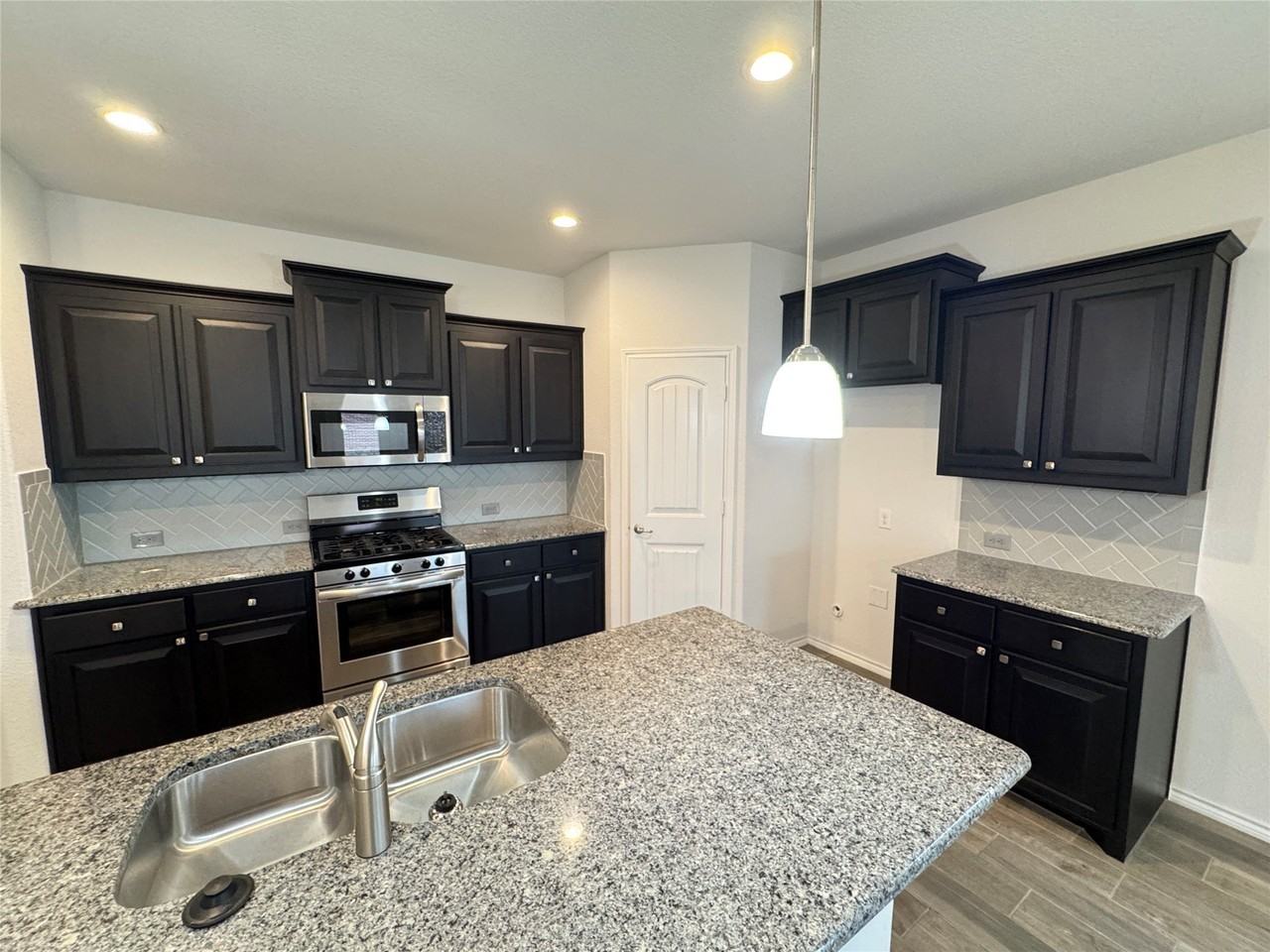 1109 Pierz Dr - Photo 6 of 22