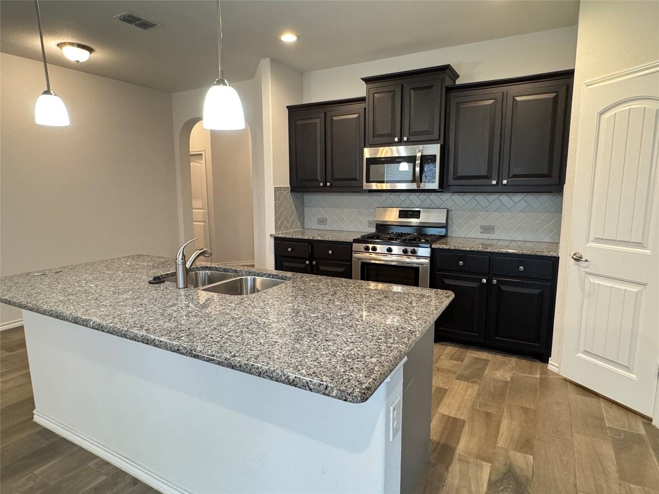 1109 Pierz Dr - Photo 7 of 22