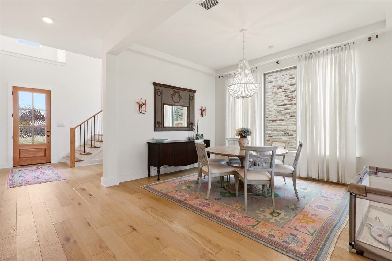3148 Shaddock Blvd - Photo 4 of 29