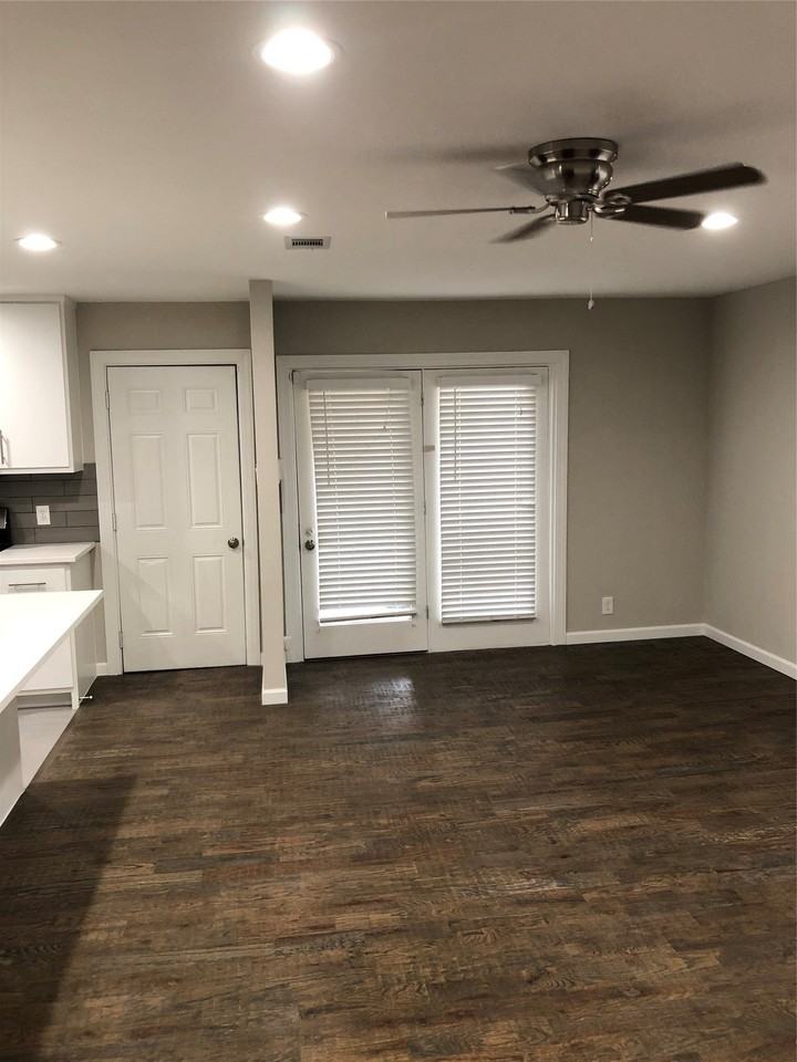 3210 Bryn Mawr Dr - Photo 6 of 21
