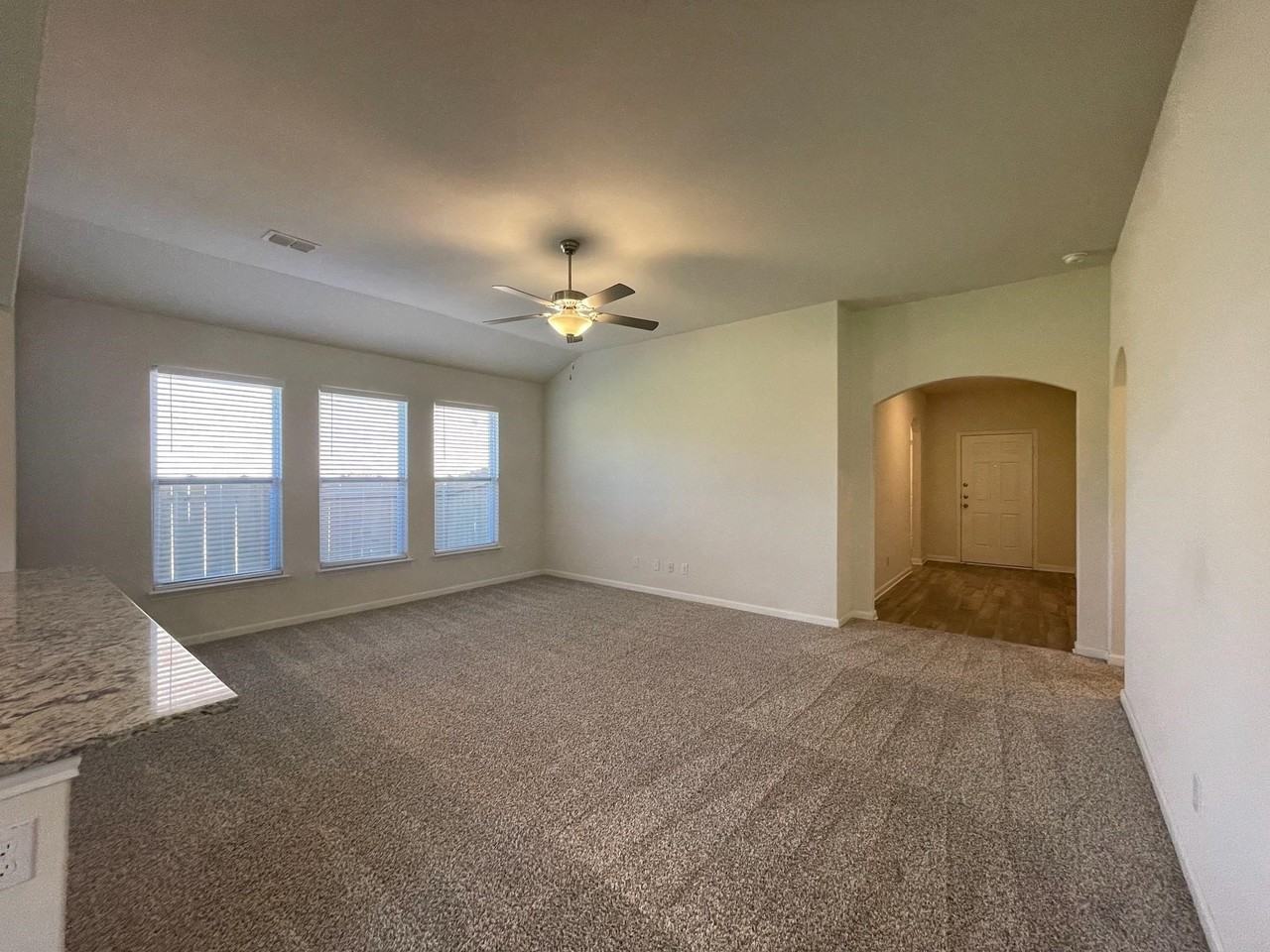 1921 Belmont Ln - Photo 6 of 23