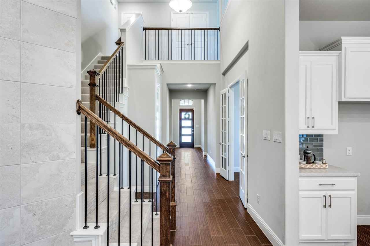 8213 Centipede Ct - Photo 3 of 25
