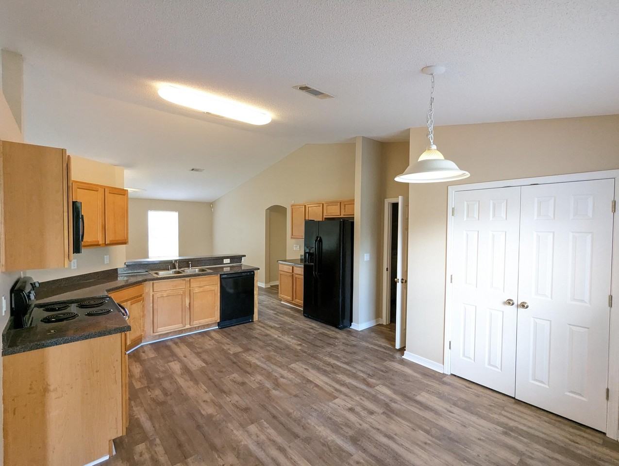 8237 Nevada St - Photo 7 of 21