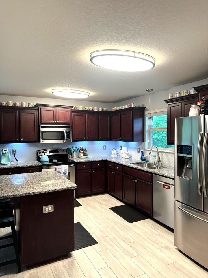 2416 Grouper Ct - Photo 3 of 15