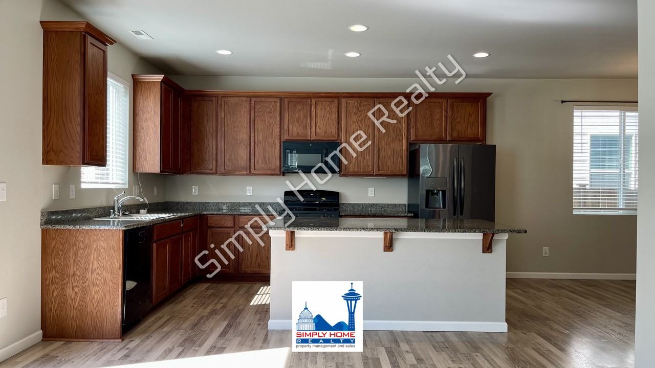 5021 Andrew St Se - Photo 3 of 27