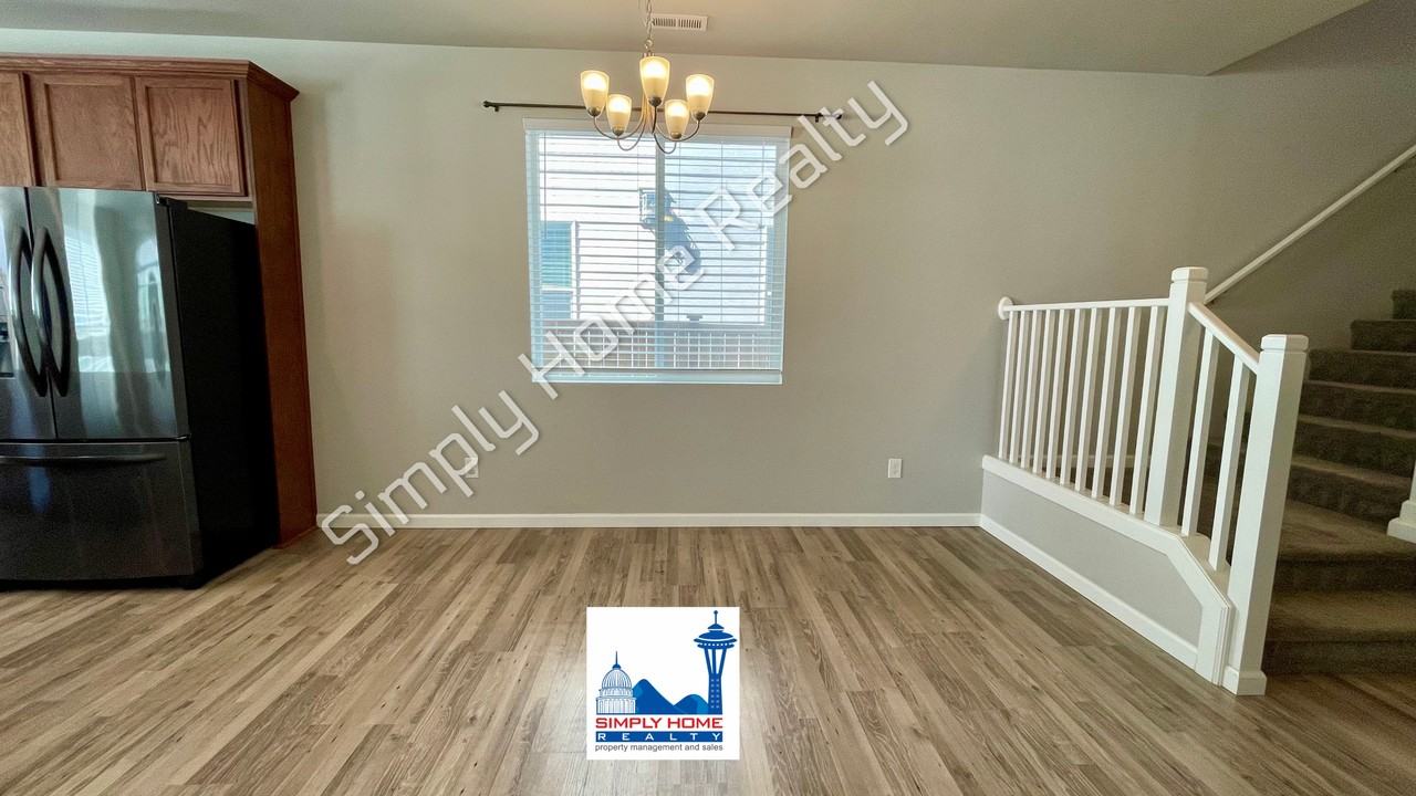 5021 Andrew St Se - Photo 5 of 27