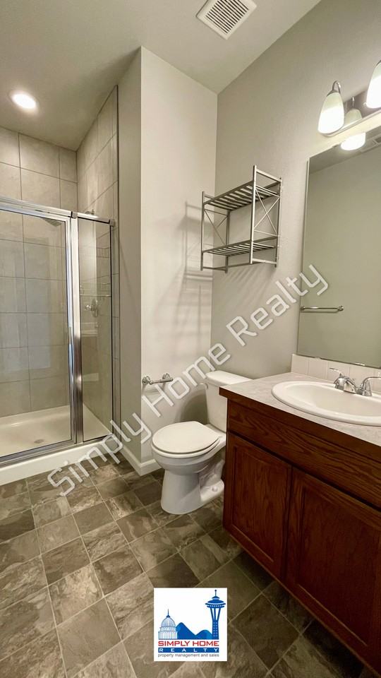 5021 Andrew St Se - Photo 7 of 27