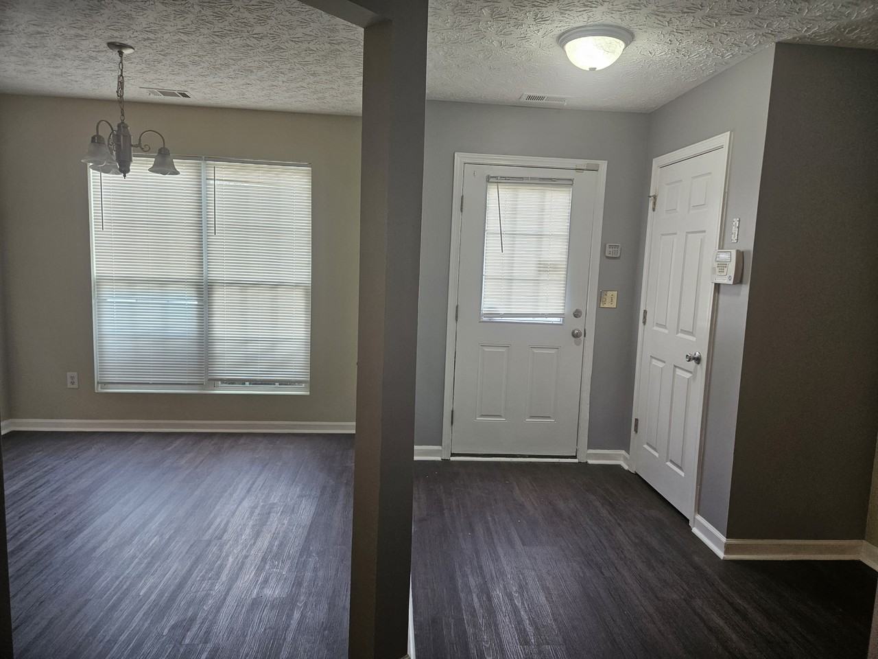 3914 Waldrop Ln - Photo 2 of 13