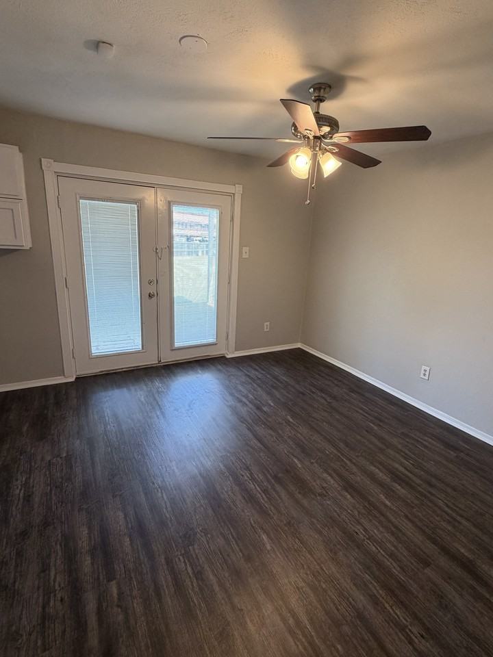 415 Stonehenge Dr - Photo 6 of 21