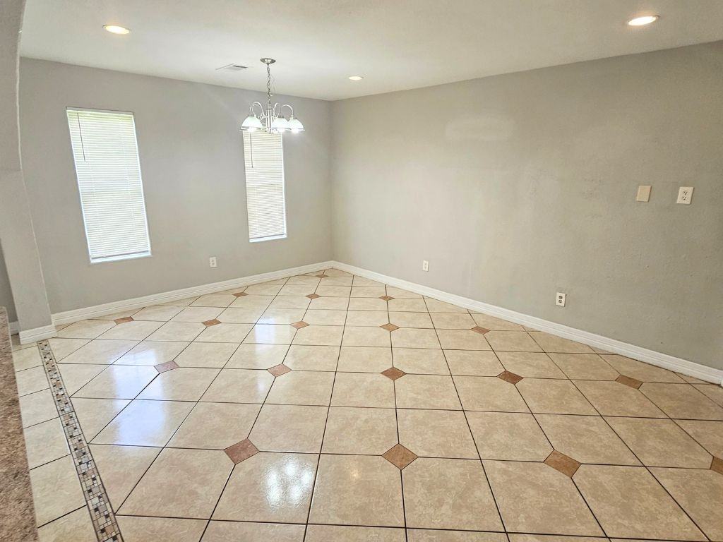 9526 Golden Wood Ln - Photo 6 of 22