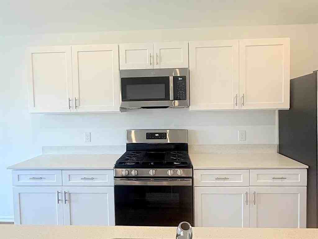16217 Lovers Ln - Photo 6 of 25