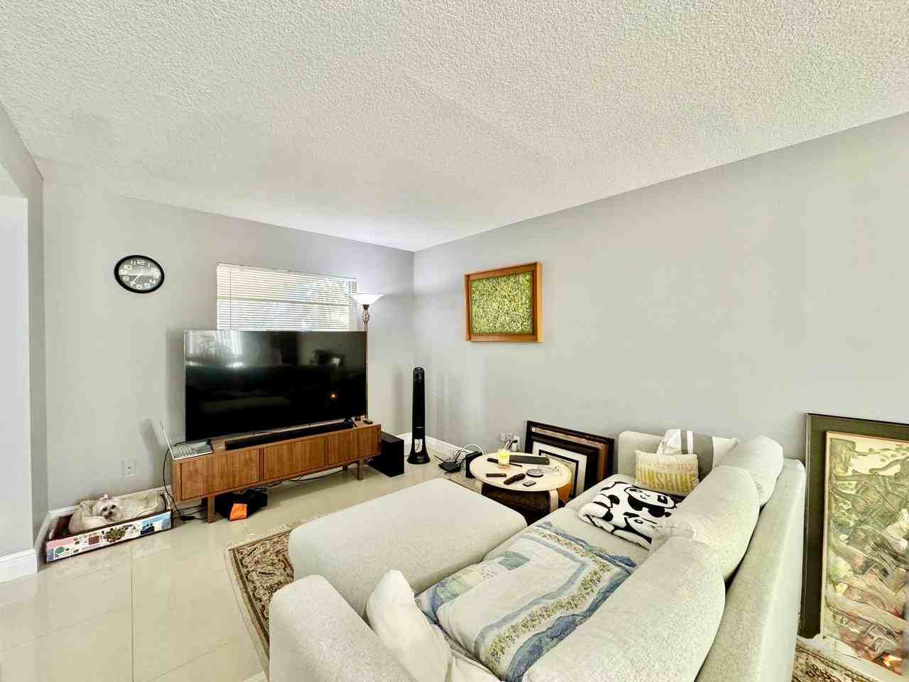 5216 Tennis Court Cir - Photo 6 of 25