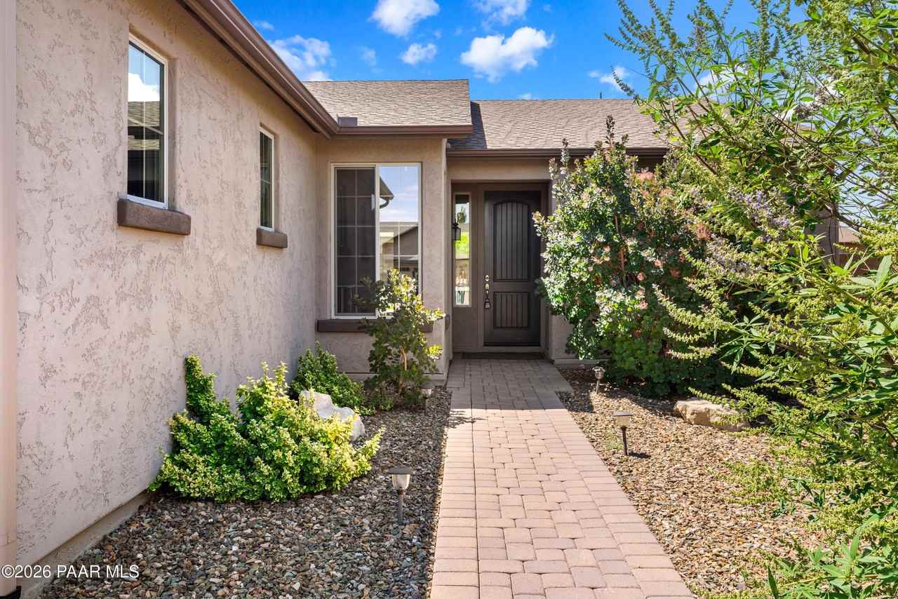 2547 Comet Loop - Photo 2 of 21