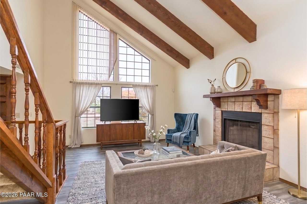 1081 Canary Dr - Photo 2 of 16