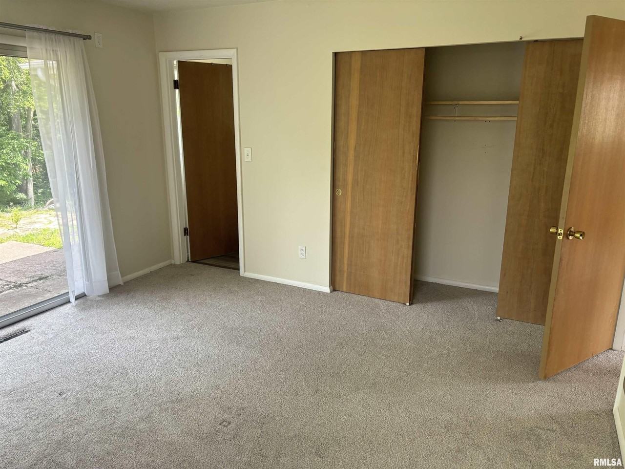 1329 W Holly Hedges Dr - Photo 3 of 8
