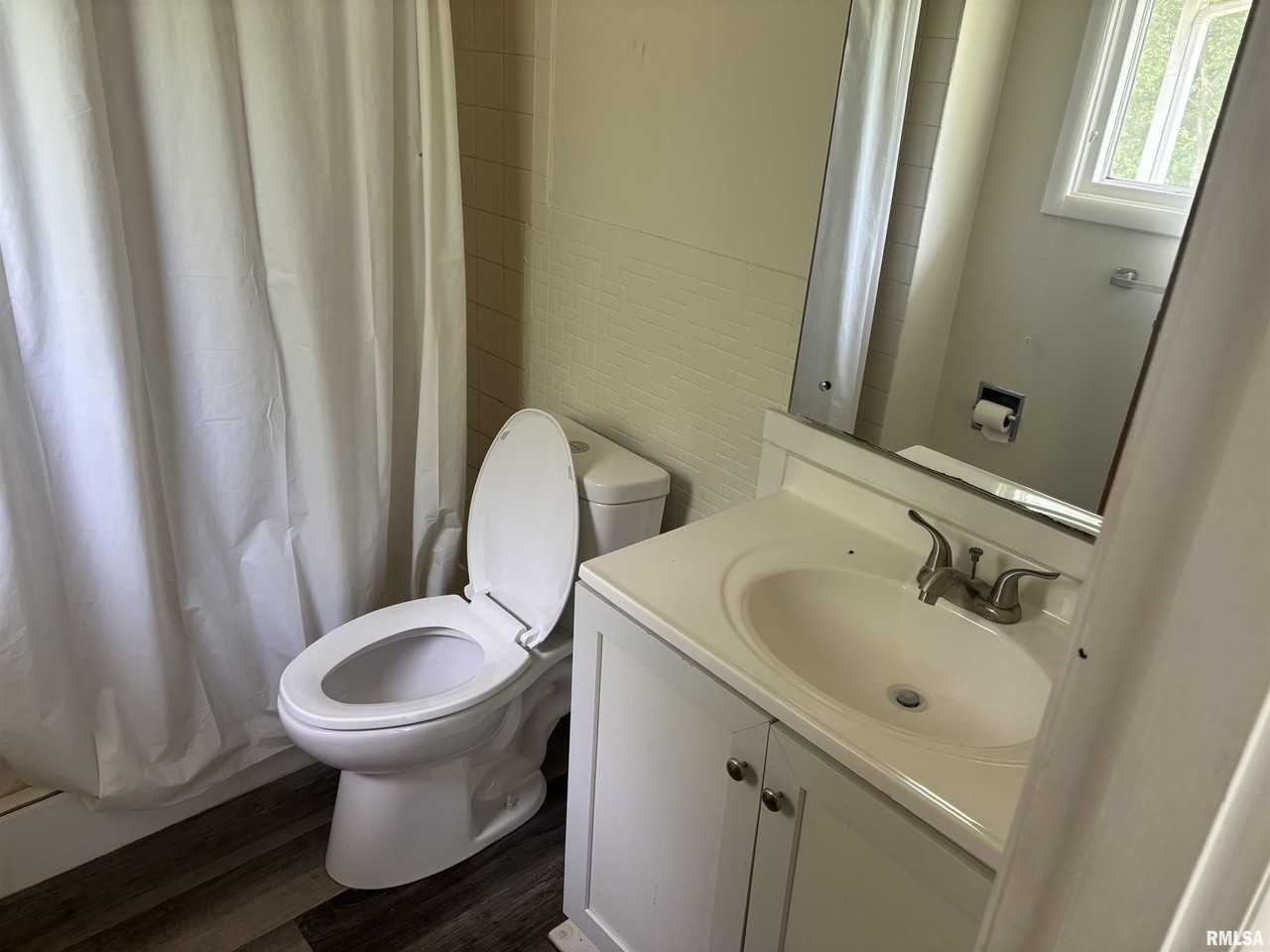 1329 W Holly Hedges Dr - Photo 4 of 8