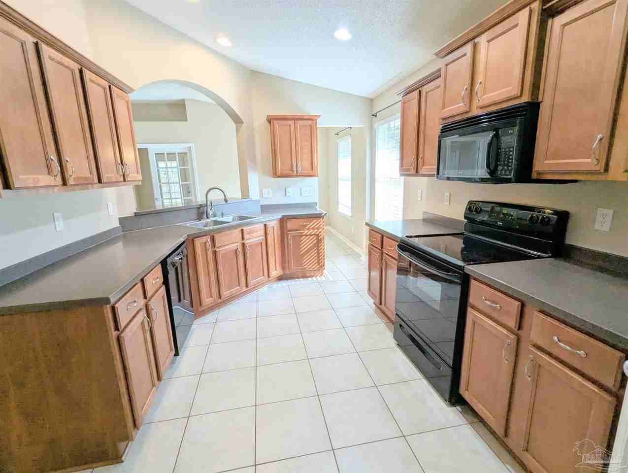 5963 Ashton Woods Cir - Photo 7 of 32