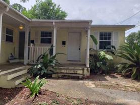 204 Holmes Dr #B - Photo 1 of 1