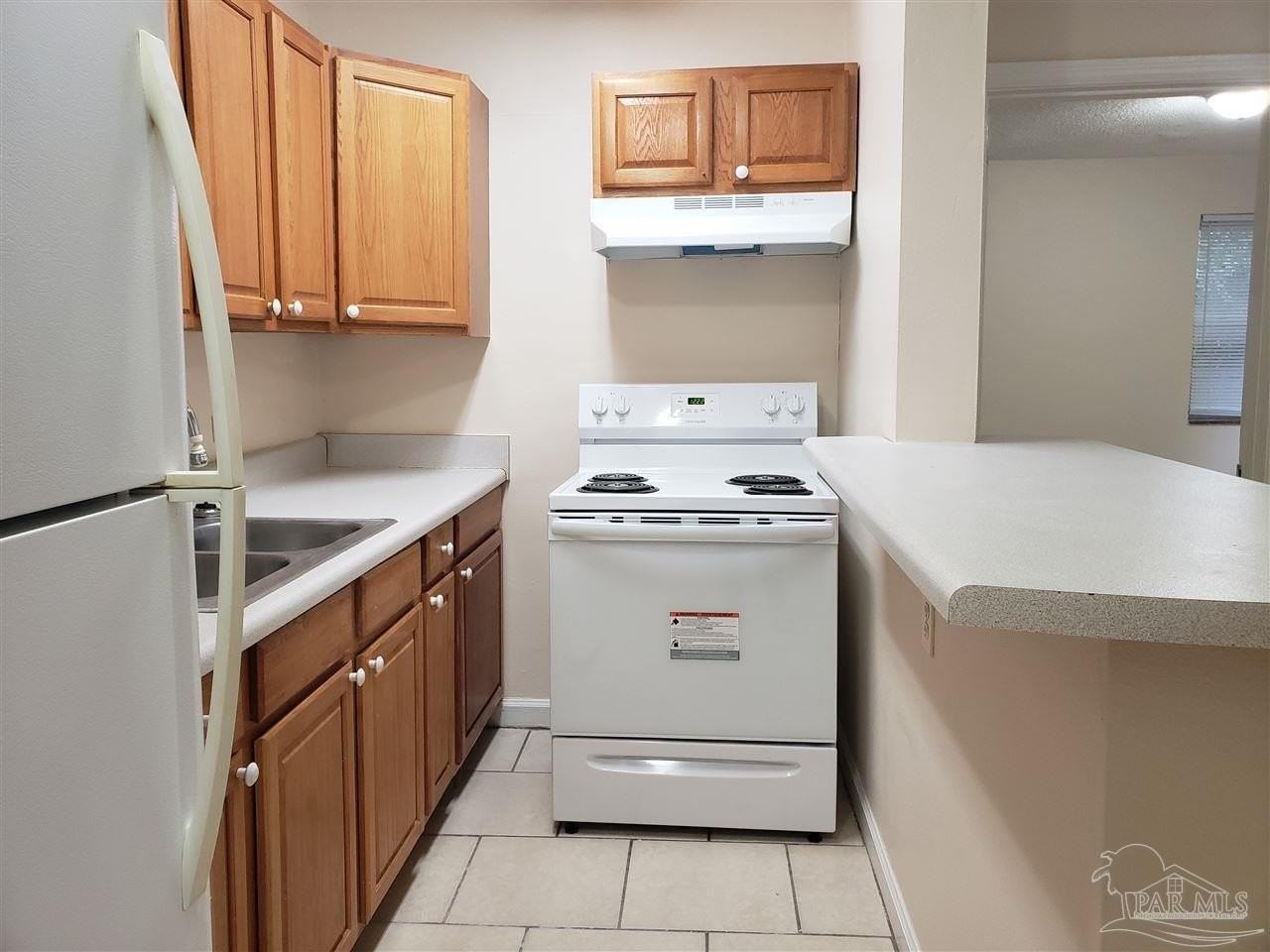 204 Holmes Dr #B - Photo 4 of 6