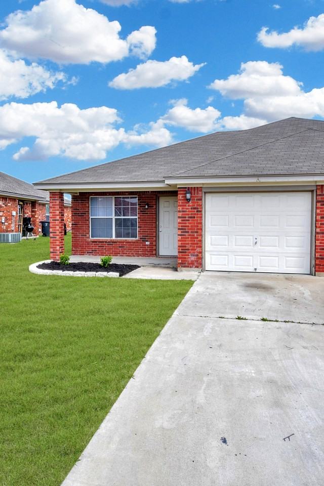 2103 Schorn Dr - Photo 2 of 26