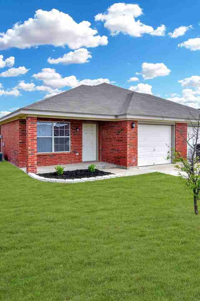 2103 Schorn Dr - Photo 3 of 26