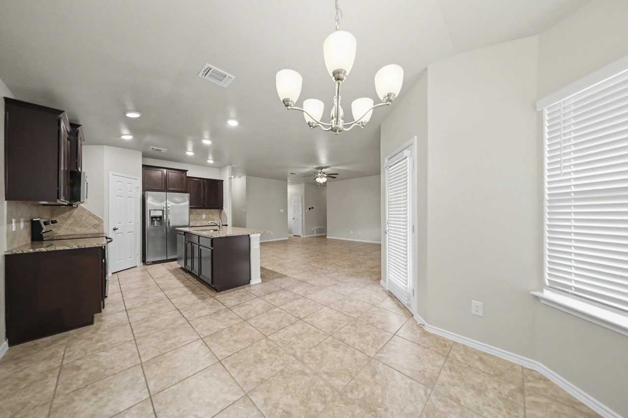 9405 Glynhill Ct - Photo 6 of 21