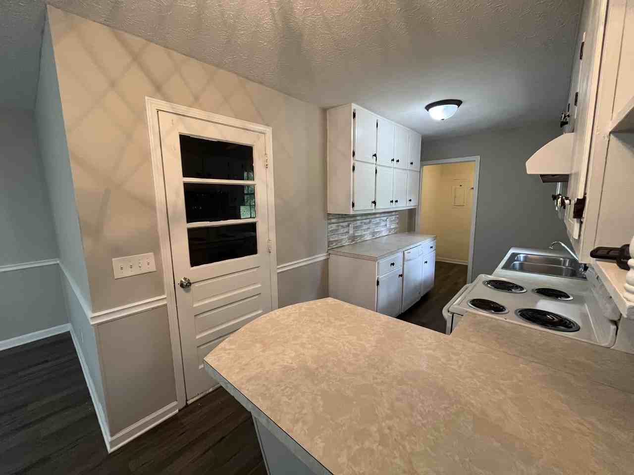 153 Carroll Cir - Photo 4 of 50
