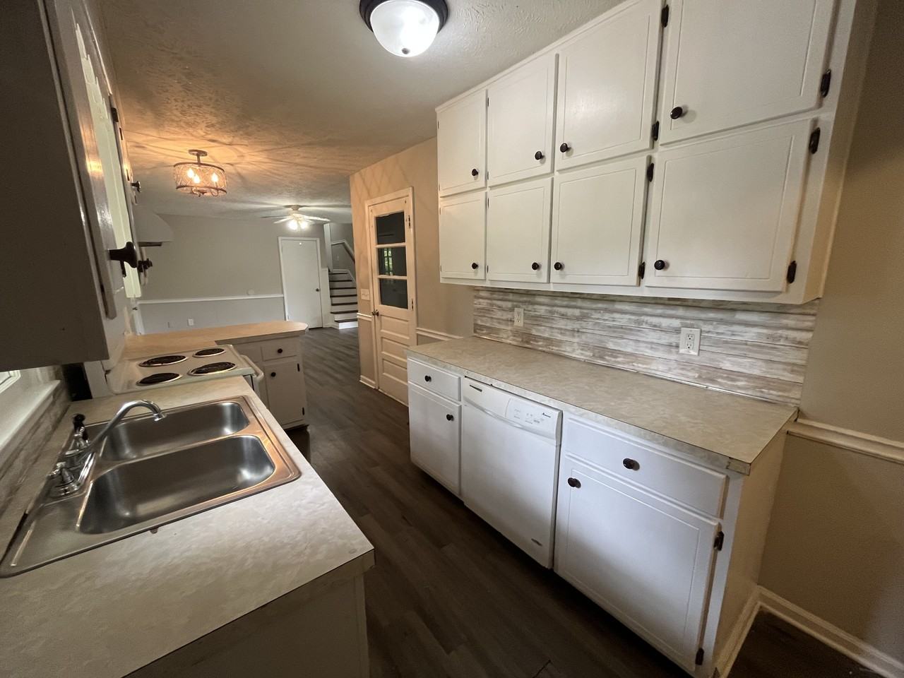 153 Carroll Cir - Photo 5 of 50