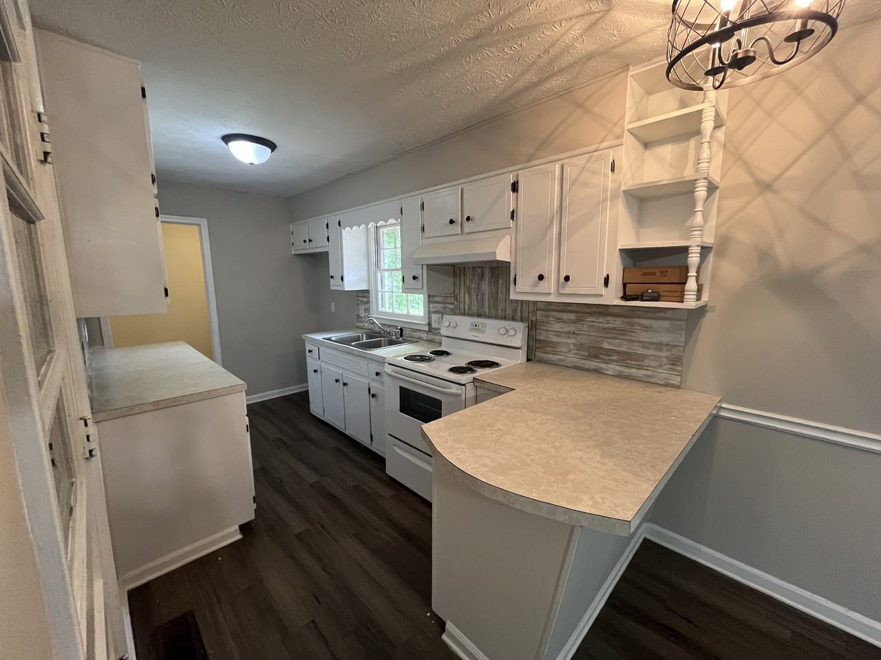 153 Carroll Cir - Photo 6 of 50