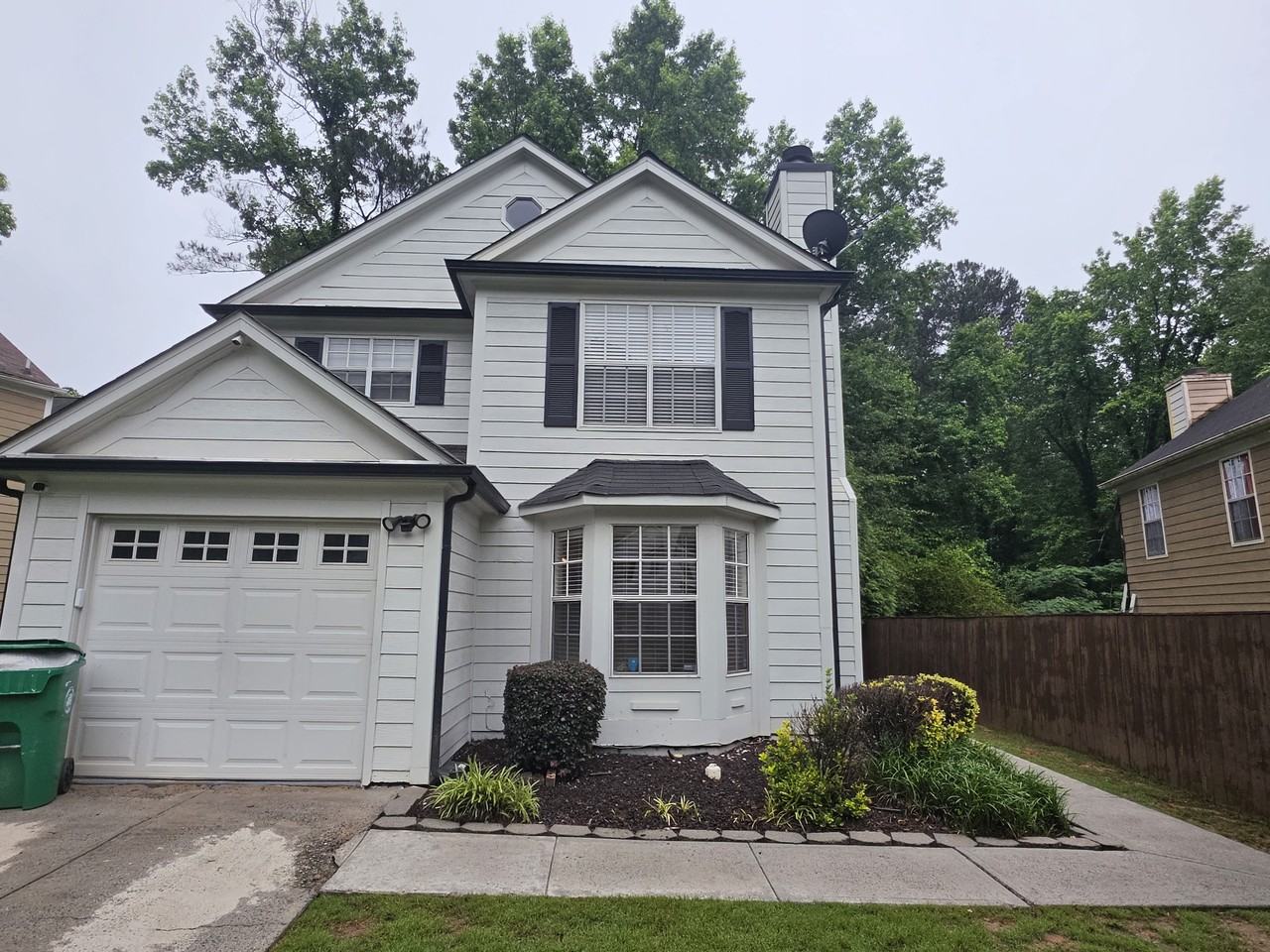 5025 Brittany Dr - Photo 2 of 28