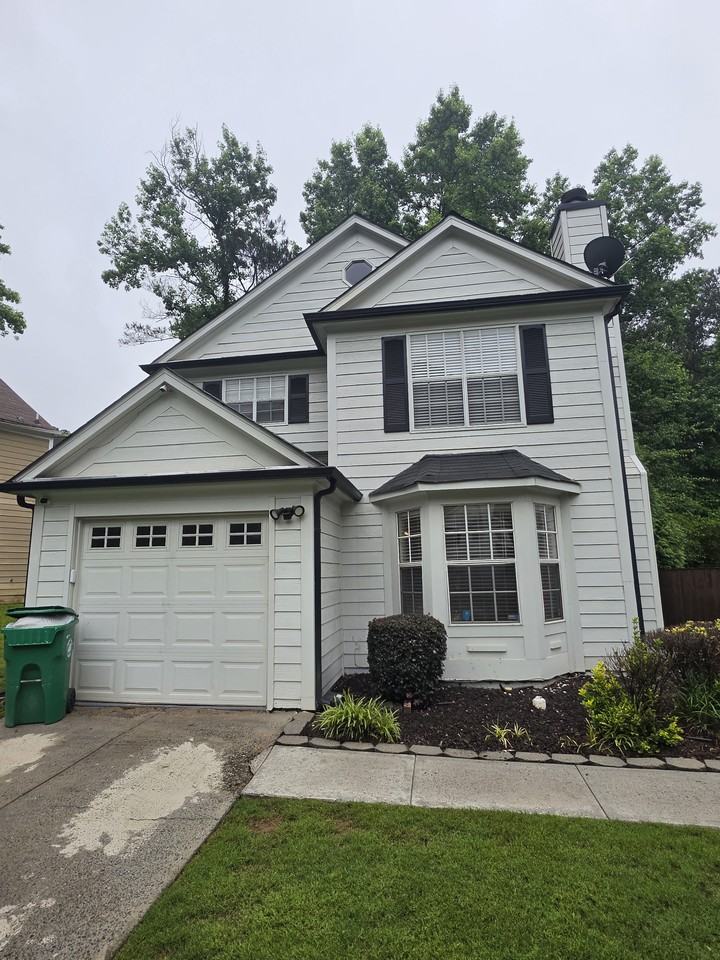 5025 Brittany Dr - Photo 3 of 28