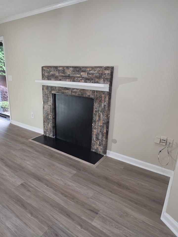 5025 Brittany Dr - Photo 7 of 28