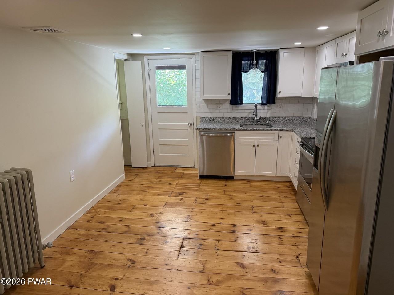 1223 East St - Photo 4 of 20
