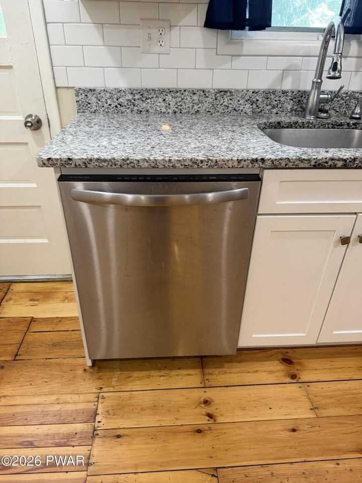 1223 East St - Photo 5 of 20