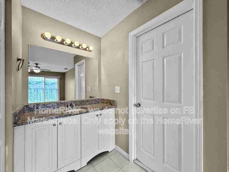 404 Hunter Cir - Photo 2 of 18