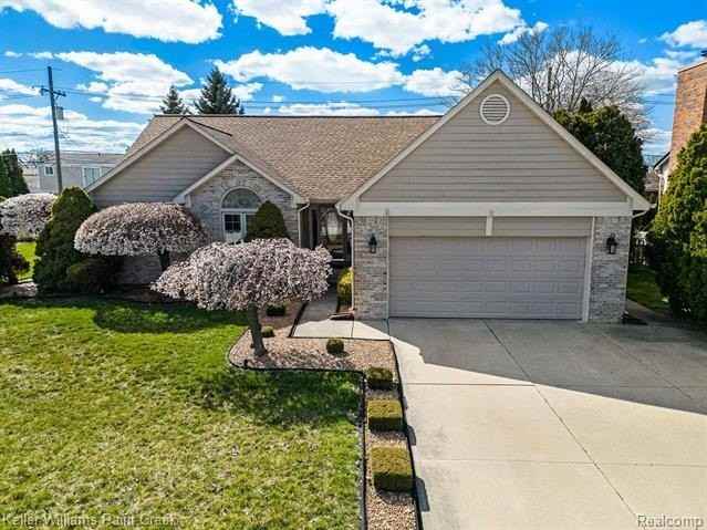 34335 Heartsworth Ln - Photo 2 of 42