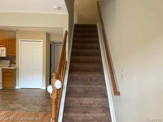 50431 Bay Run S - Photo 3 of 19
