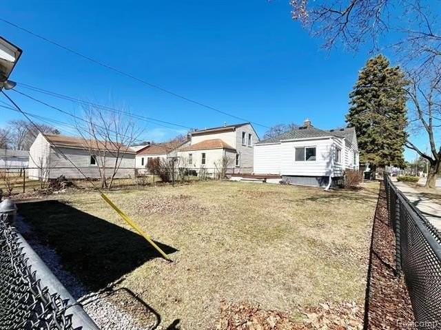 3303 Chester Rd - Photo 4 of 33
