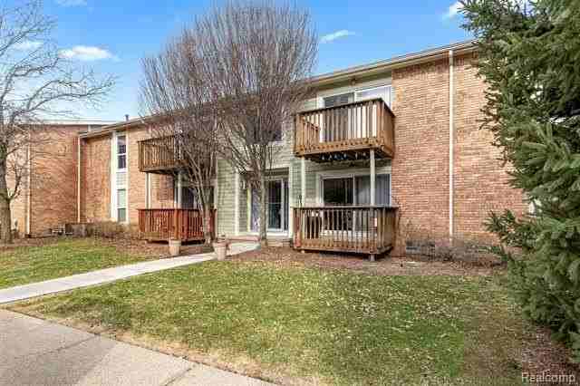705 Randolph St - Photo 4 of 33