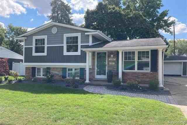 37947 Howell St - Photo 2 of 17